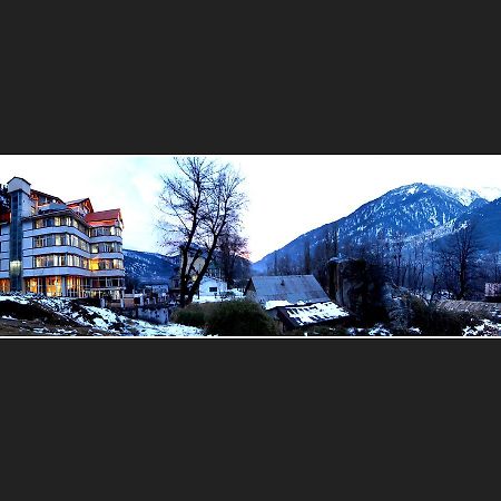 Hotel Out Town Manāli Kültér fotó