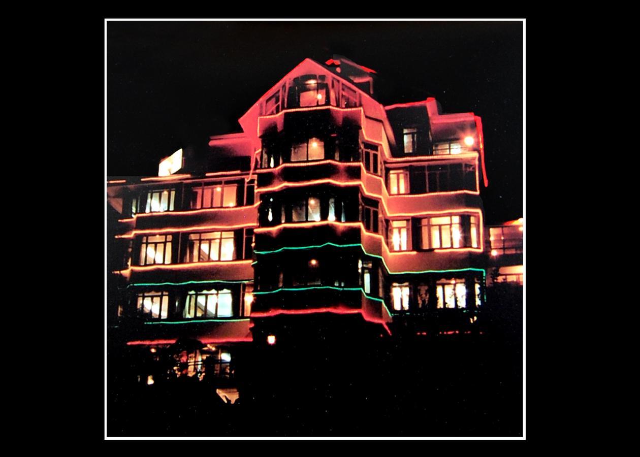 Hotel Out Town Manāli Kültér fotó